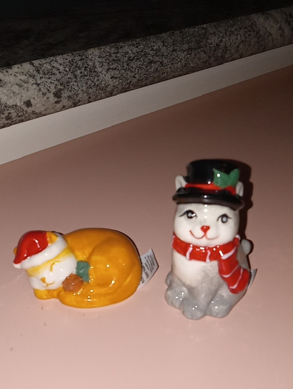 Christmas Cats Mini Salt And Pepper Shakers 🐈🐈🐈‍⬛🐈‍⬛
